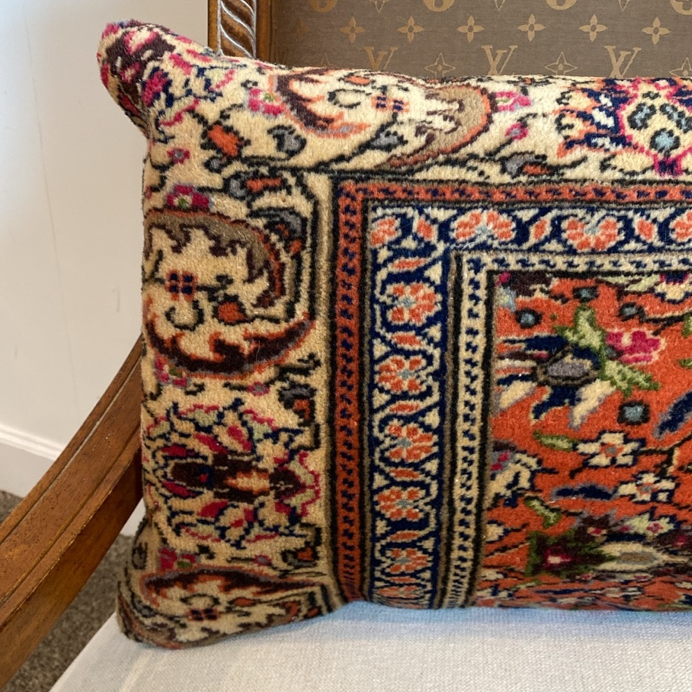 Vintage 1950s Anatolian Tapestry Rug Pillow Vespucci Rug Style Kilim Rug Pillows - Picture 4 of 6